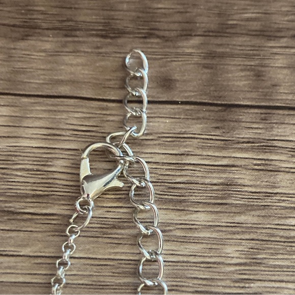 Starfish Pendant Necklace Silvertone 18" - Picture 5 of 8